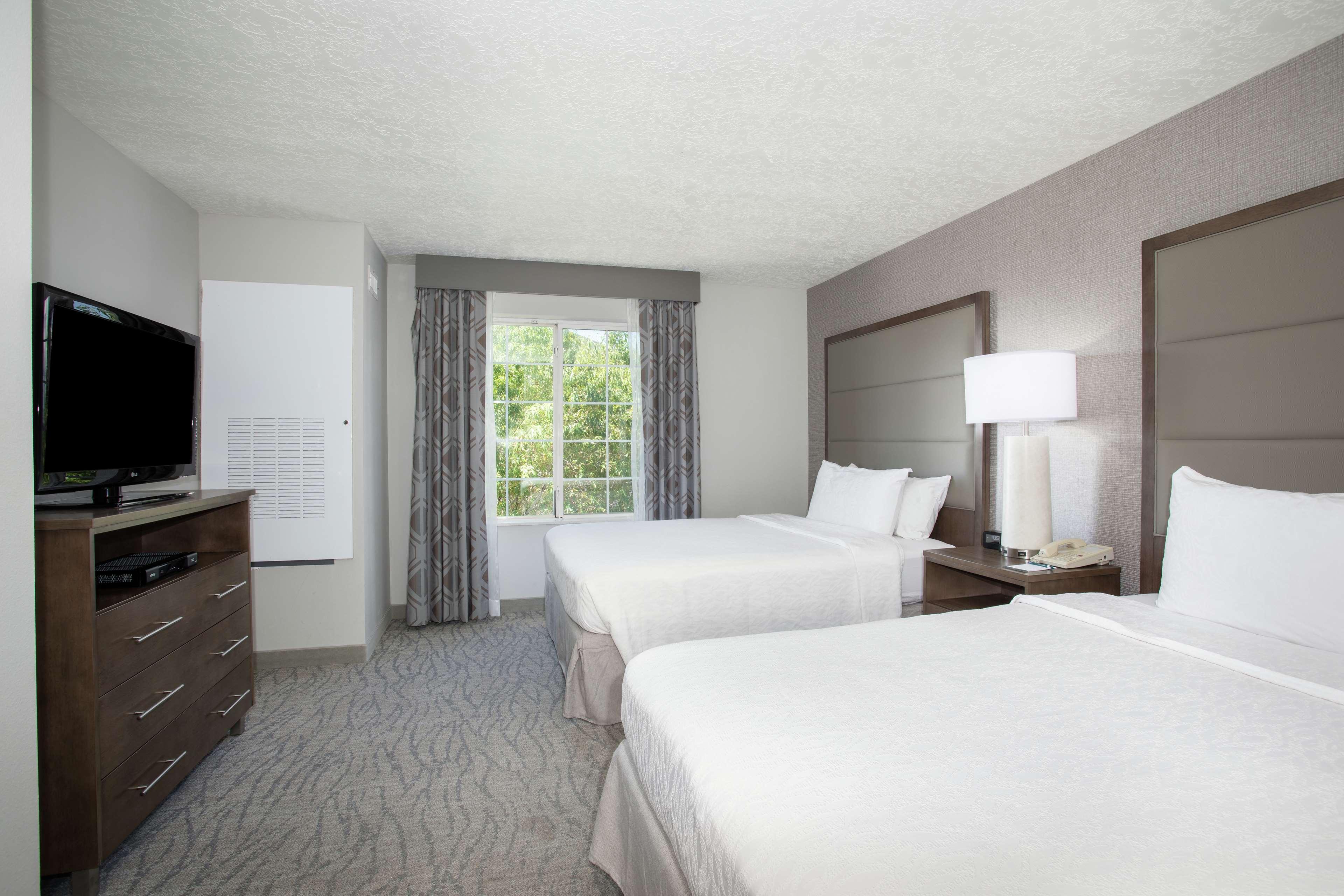 โฮมวู้ด สวีท บาย ฮิลตัน แอลบูเคอร์คี เจอร์นัล เซ็นเตอร์ Hotel ภายนอก รูปภาพ