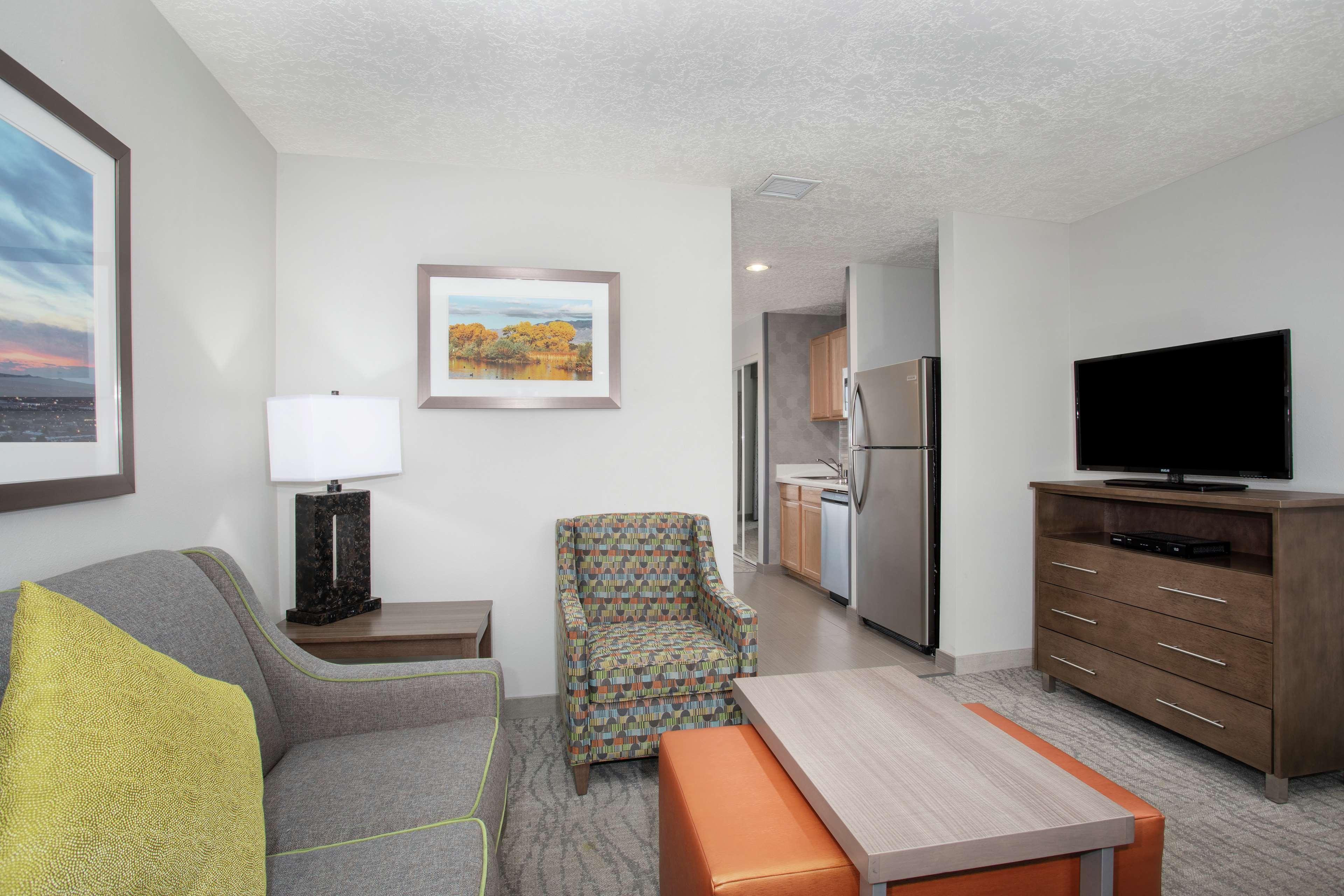 โฮมวู้ด สวีท บาย ฮิลตัน แอลบูเคอร์คี เจอร์นัล เซ็นเตอร์ Hotel ภายนอก รูปภาพ