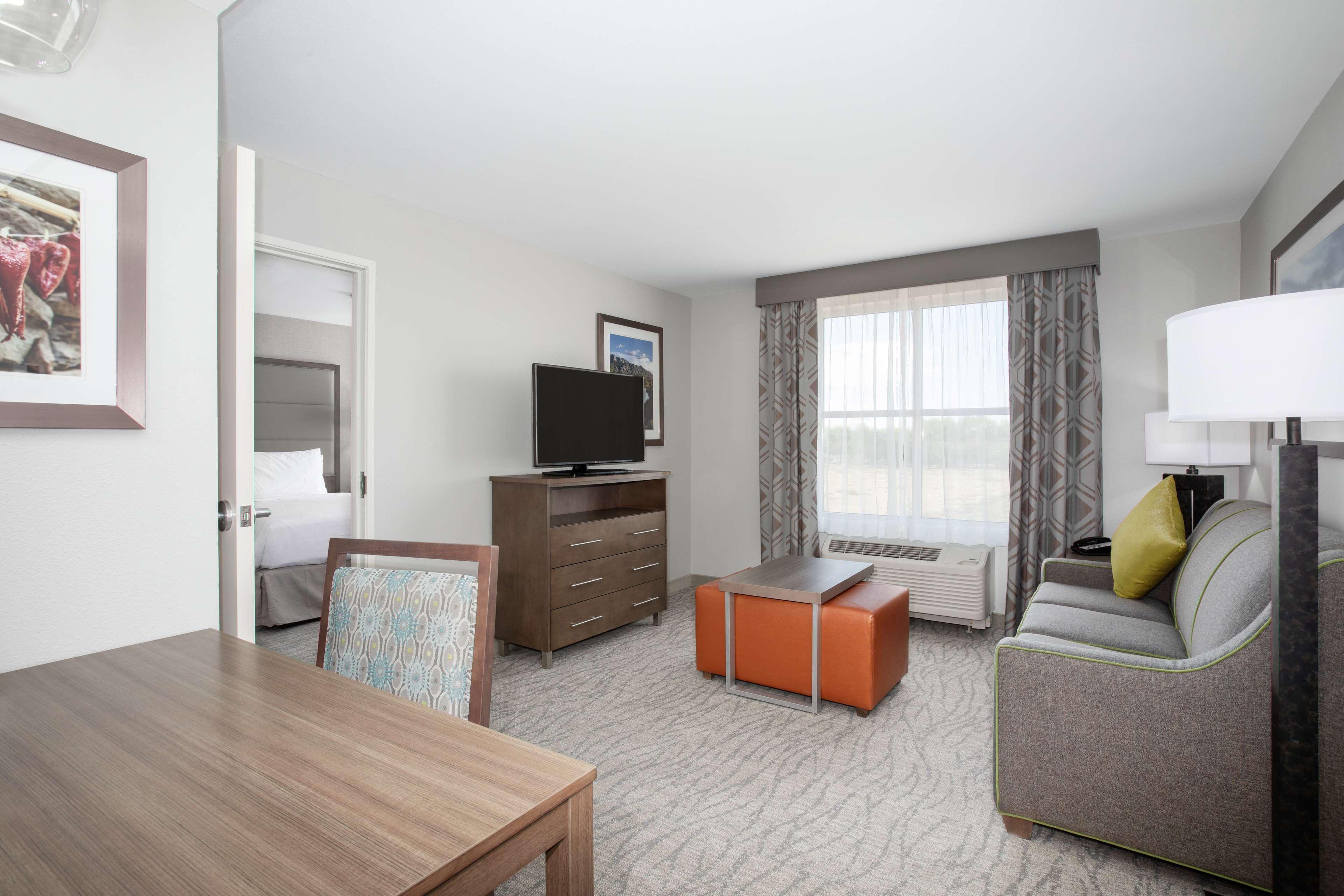 โฮมวู้ด สวีท บาย ฮิลตัน แอลบูเคอร์คี เจอร์นัล เซ็นเตอร์ Hotel ภายนอก รูปภาพ