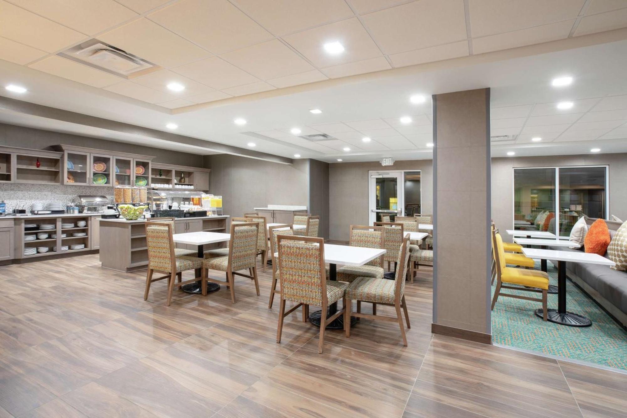 โฮมวู้ด สวีท บาย ฮิลตัน แอลบูเคอร์คี เจอร์นัล เซ็นเตอร์ Hotel ภายนอก รูปภาพ